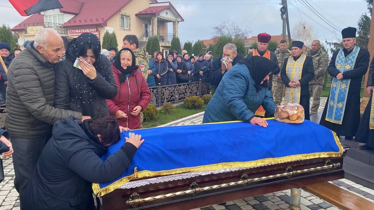 Городенка зустріла загиблого Героя Юрія Перная 2