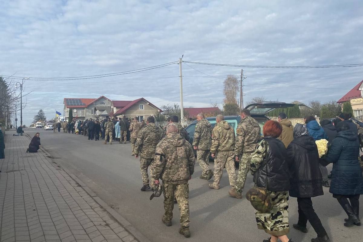 Городенківщина попрощалася із загиблим захисником Дмитром Керницьким 28