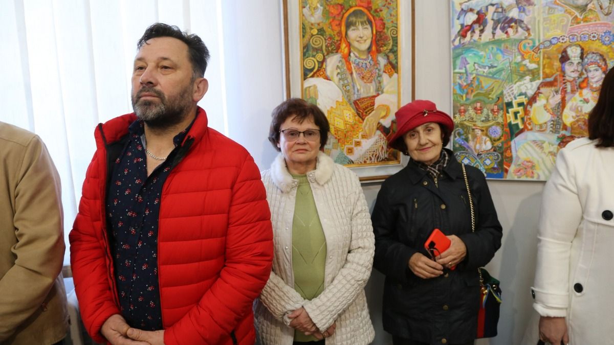 "Світло скарбів": подружжя Дувіраків відкрило виставку у Музеї Гуцульщини 4