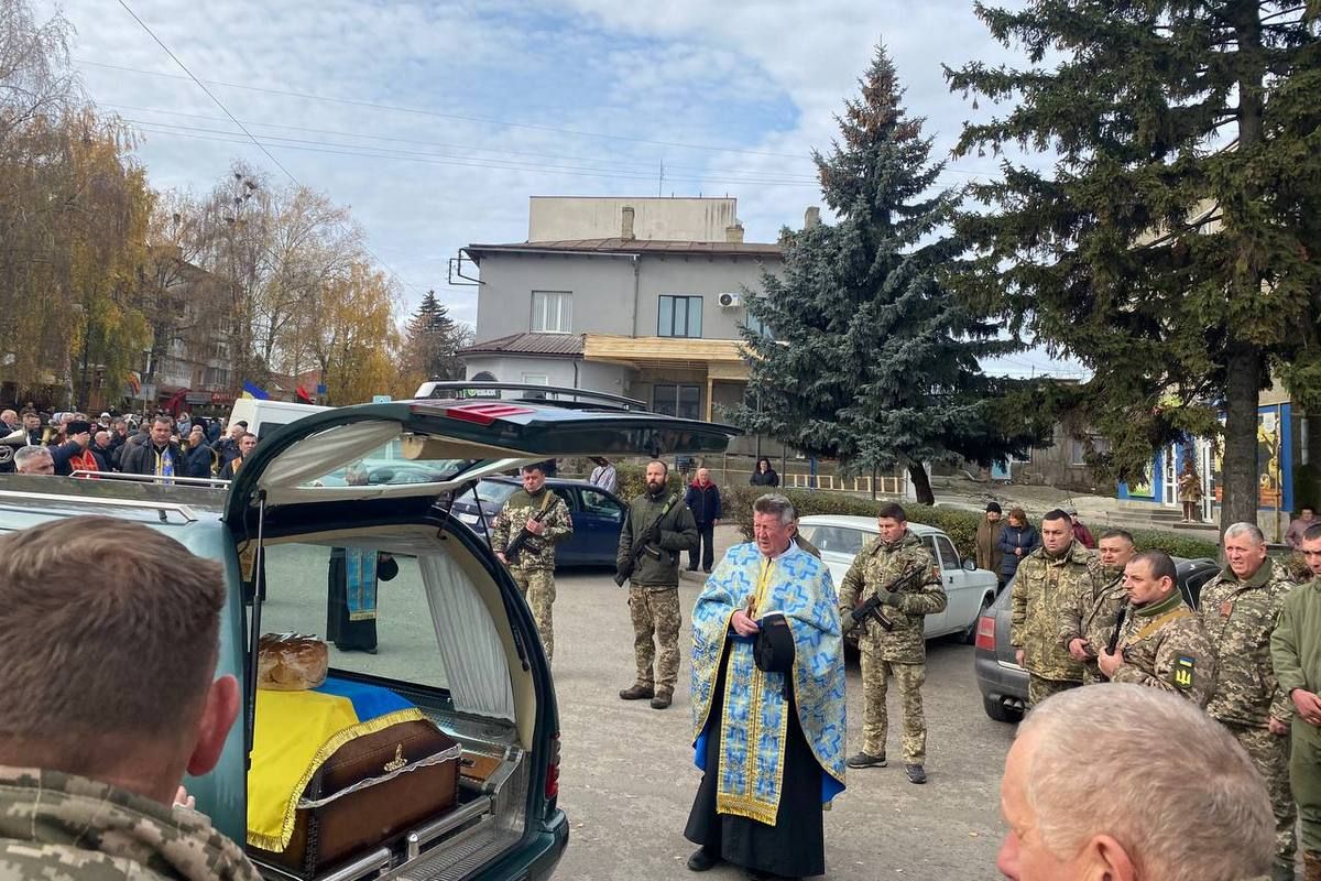 Городенківщина попрощалася із загиблим захисником Дмитром Керницьким 26