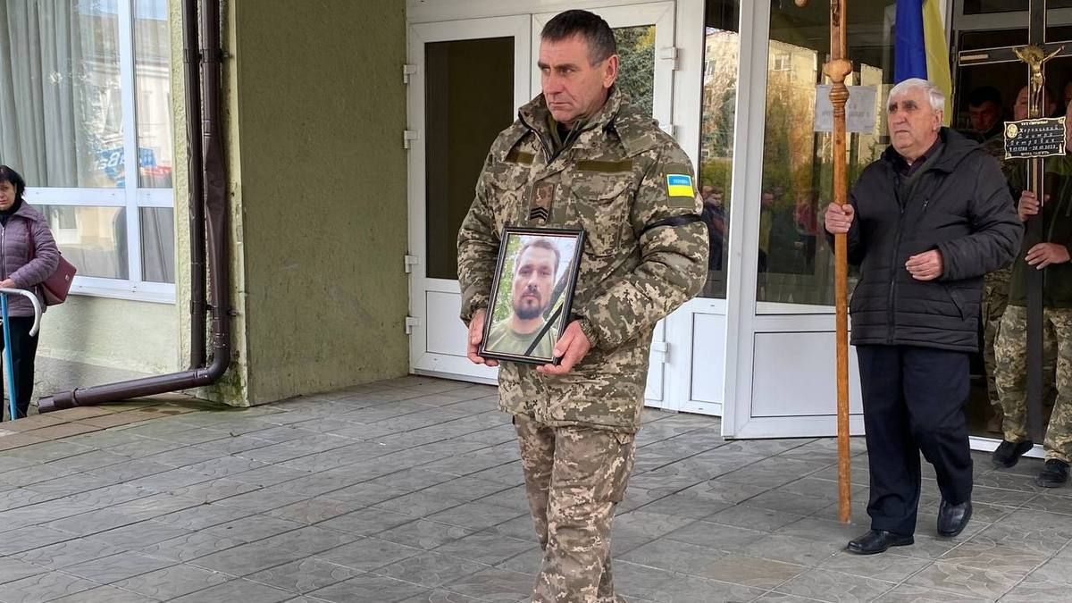 Городенківщина попрощалася із загиблим захисником Дмитром Керницьким