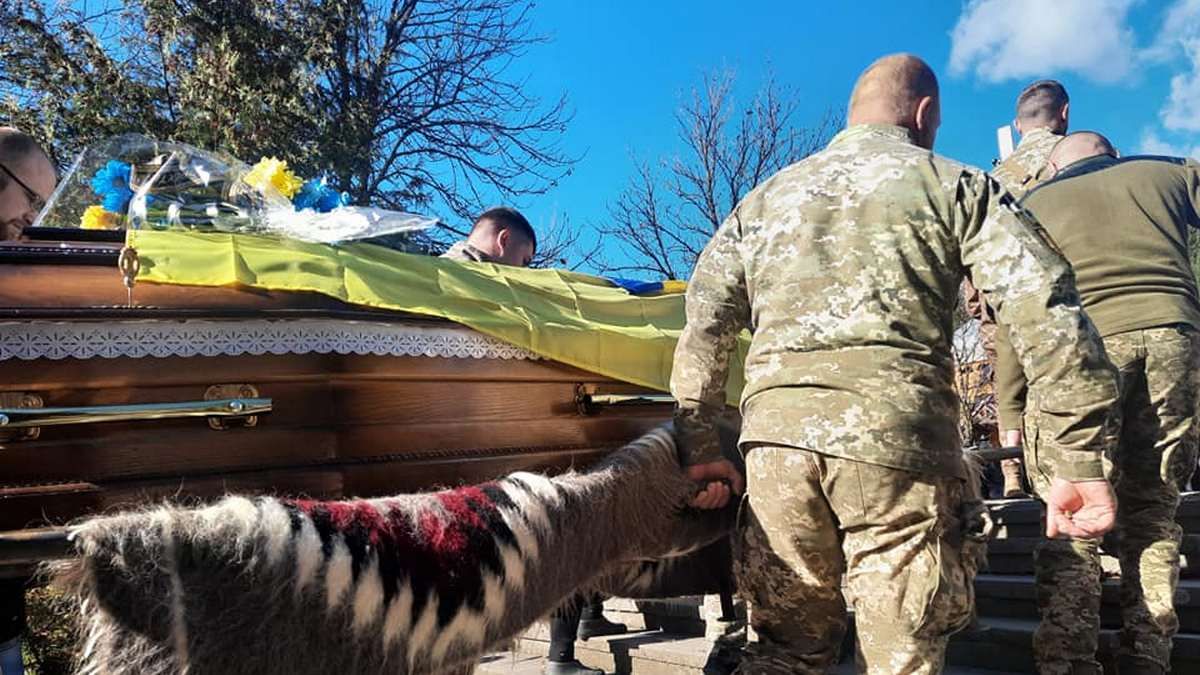 На Верховинщині зустріли загиблого захисника Івана Прокопюка 18