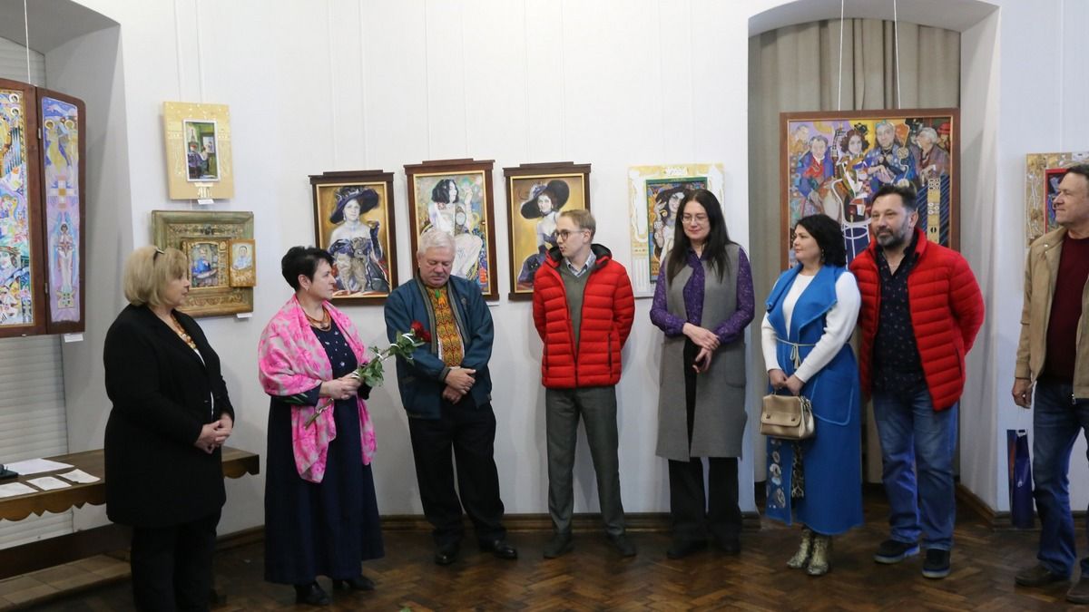 "Світло скарбів": подружжя Дувіраків відкрило виставку у Музеї Гуцульщини 2