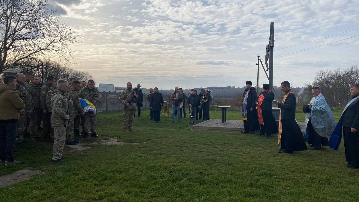 Городенківщина попрощалася із загиблим захисником Дмитром Керницьким 33