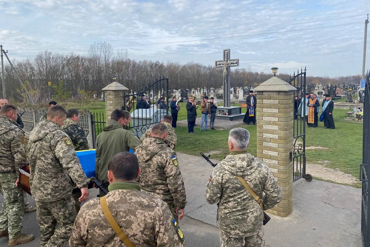 Городенківщина попрощалася із загиблим захисником Дмитром Керницьким 30