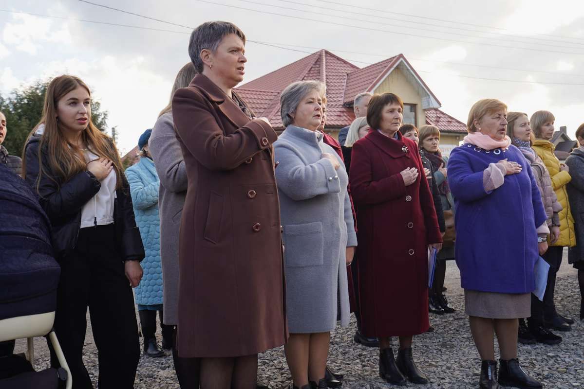 Погруддя сотенного УПА Михайла Спартана в Іванівцях перенесли в центр села 2