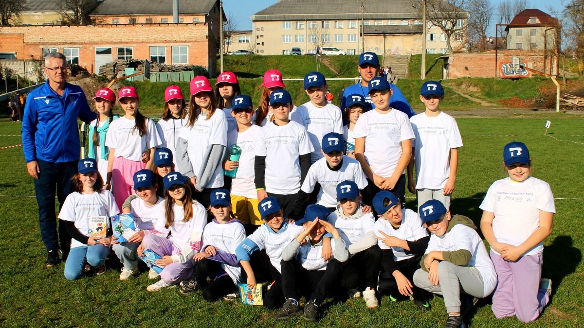 Відкритий урок з футболу провели для учнів Коломийського ліцею №1 7