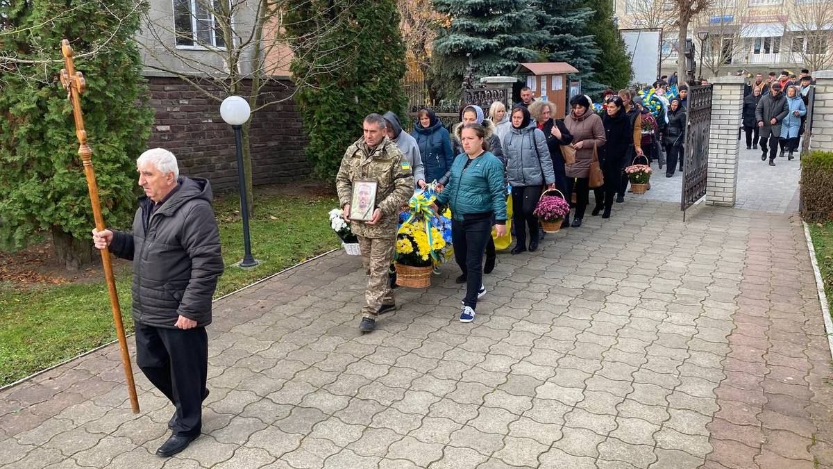 Городенківщина попрощалася із загиблим захисником Дмитром Керницьким 8