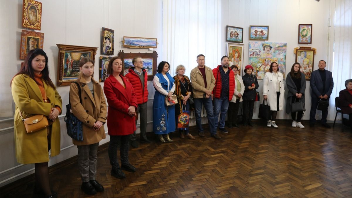 "Світло скарбів": подружжя Дувіраків відкрило виставку у Музеї Гуцульщини 3