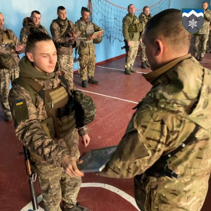 Захисники з 10 гірсько-штурмової бригади отримали нагороди 2