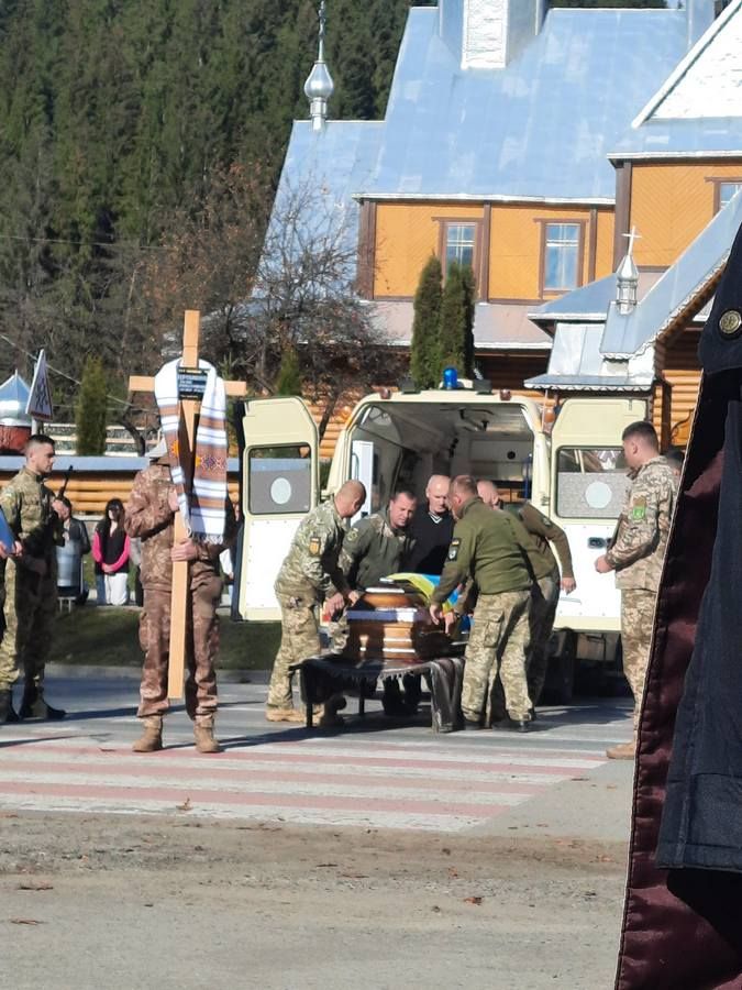 На Верховинщині зустріли загиблого захисника Івана Прокопюка 6