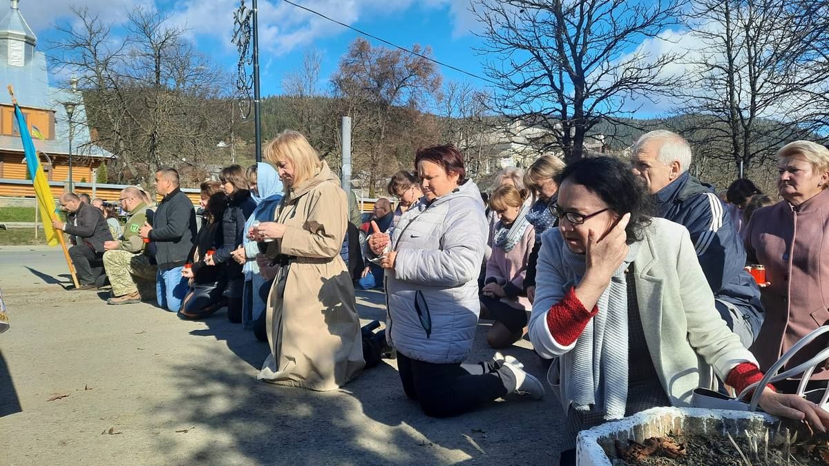 На Верховинщині зустріли загиблого захисника Івана Прокопюка 5