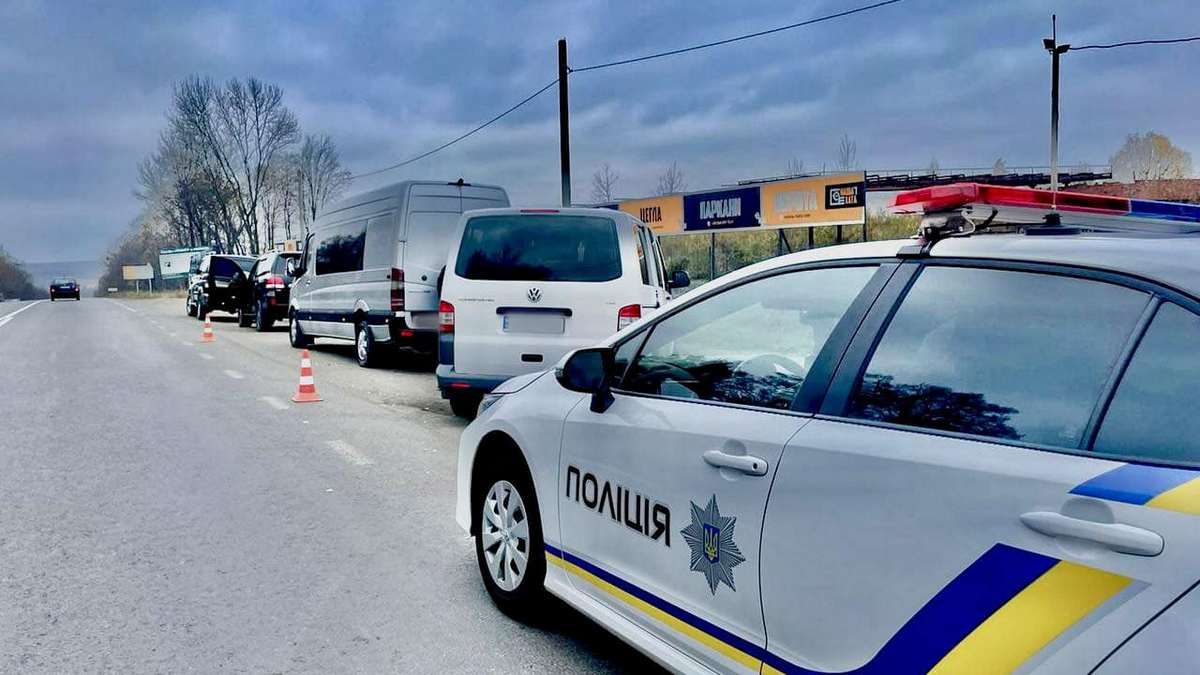 Робили "волонтерами" за 4000 доларів: прикарпатці переправляли за кордон чоловіків 2