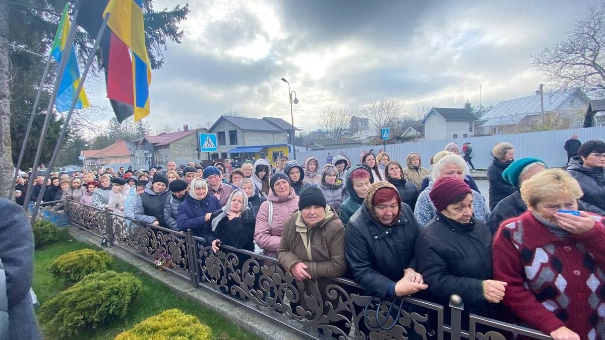 Городенка зустріла загиблого Героя Юрія Перная 3