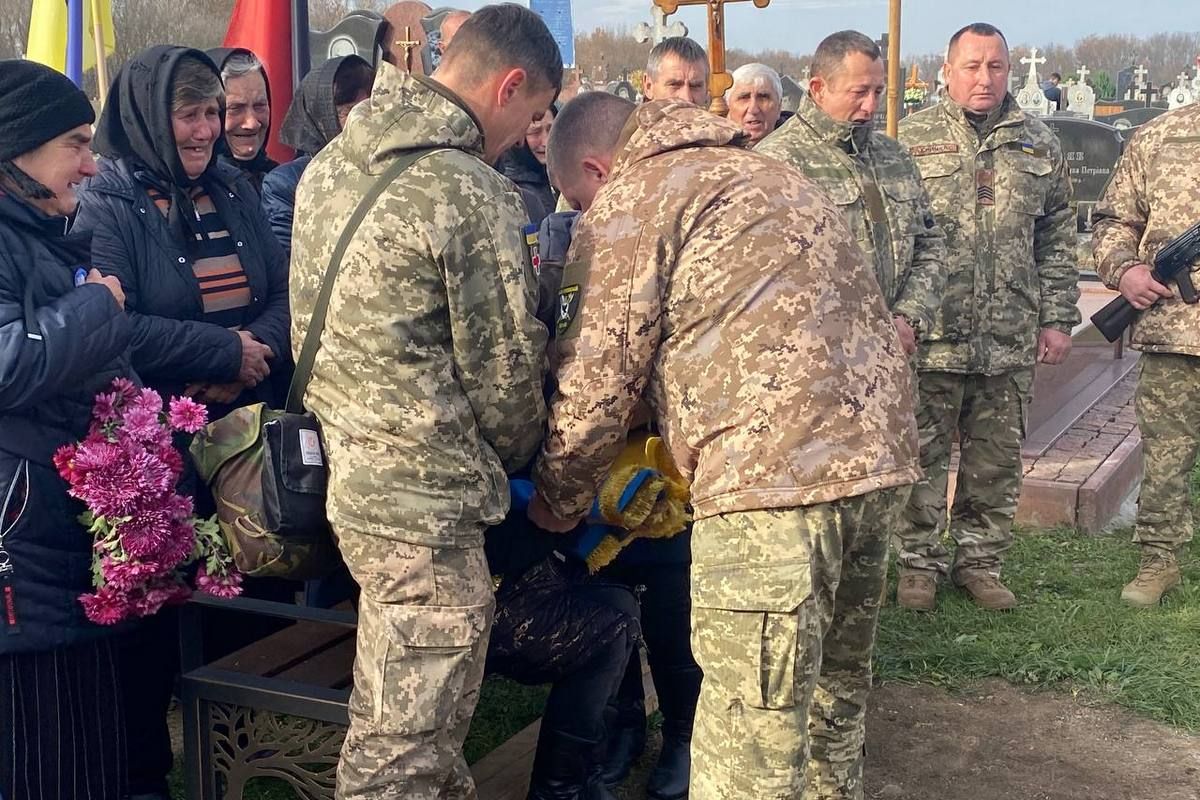 Городенківщина попрощалася із загиблим захисником Дмитром Керницьким 37