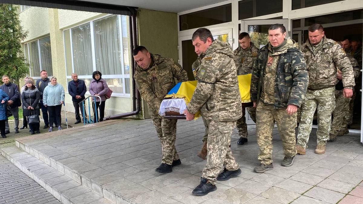 Городенківщина попрощалася із загиблим захисником Дмитром Керницьким 2