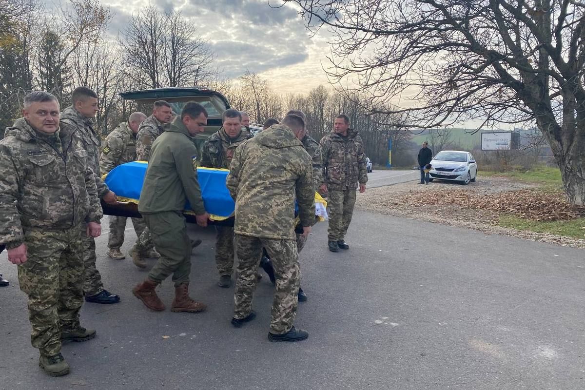 Городенківщина попрощалася із загиблим захисником Дмитром Керницьким 31