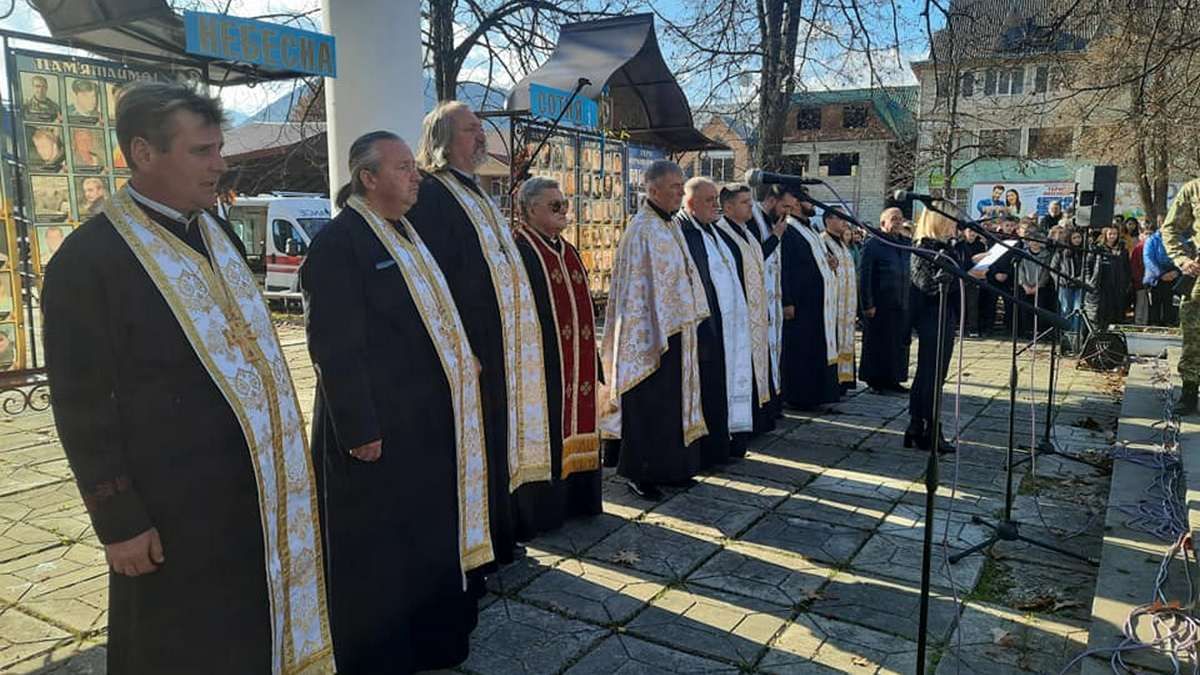 На Верховинщині зустріли загиблого захисника Івана Прокопюка 14
