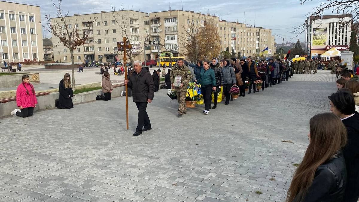 Городенківщина попрощалася із загиблим захисником Дмитром Керницьким 7