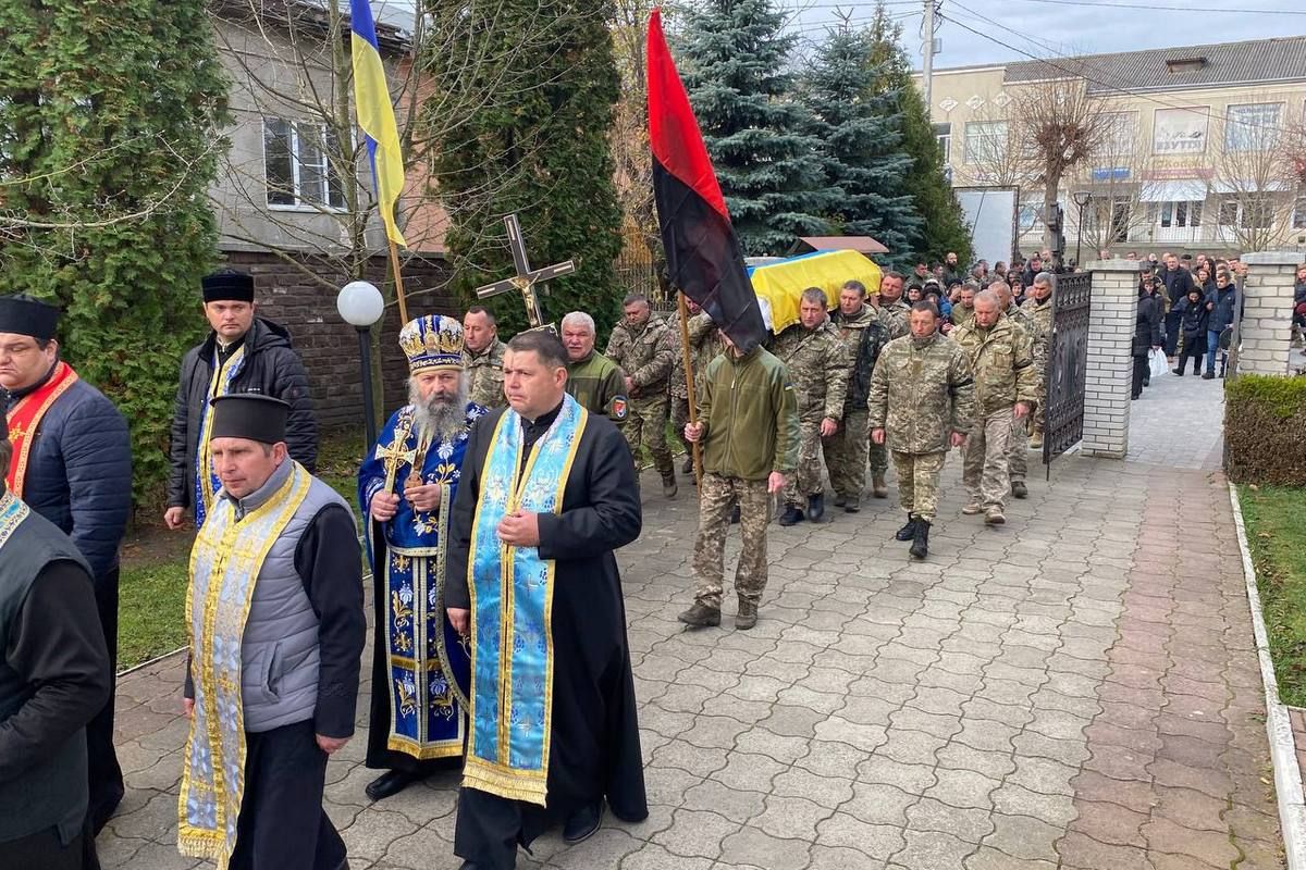 Городенківщина попрощалася із загиблим захисником Дмитром Керницьким 10