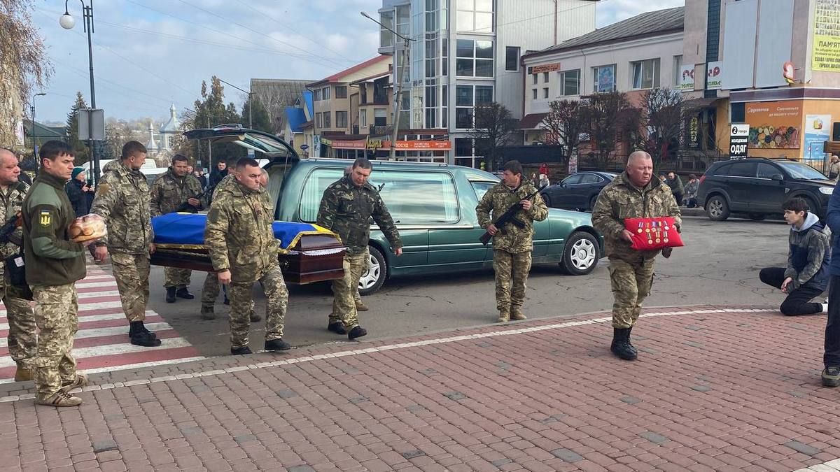 Городенка зустріла загиблого Героя Юрія Перная 6