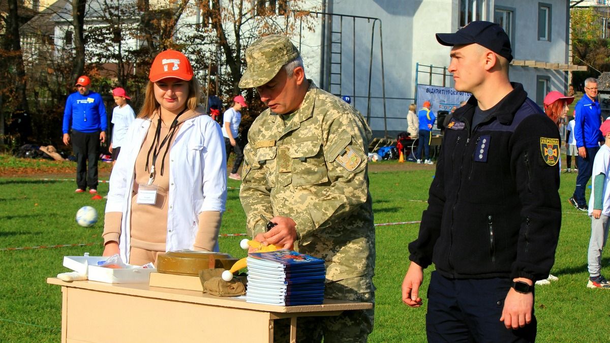 Відкритий урок з футболу провели для учнів Коломийського ліцею №1 9