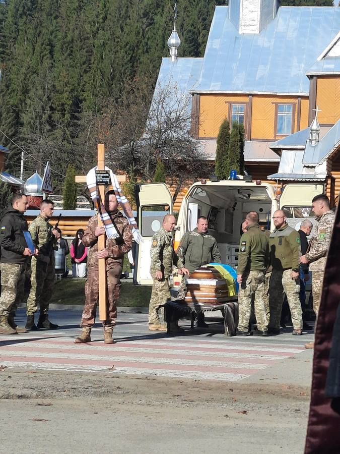 На Верховинщині зустріли загиблого захисника Івана Прокопюка 7