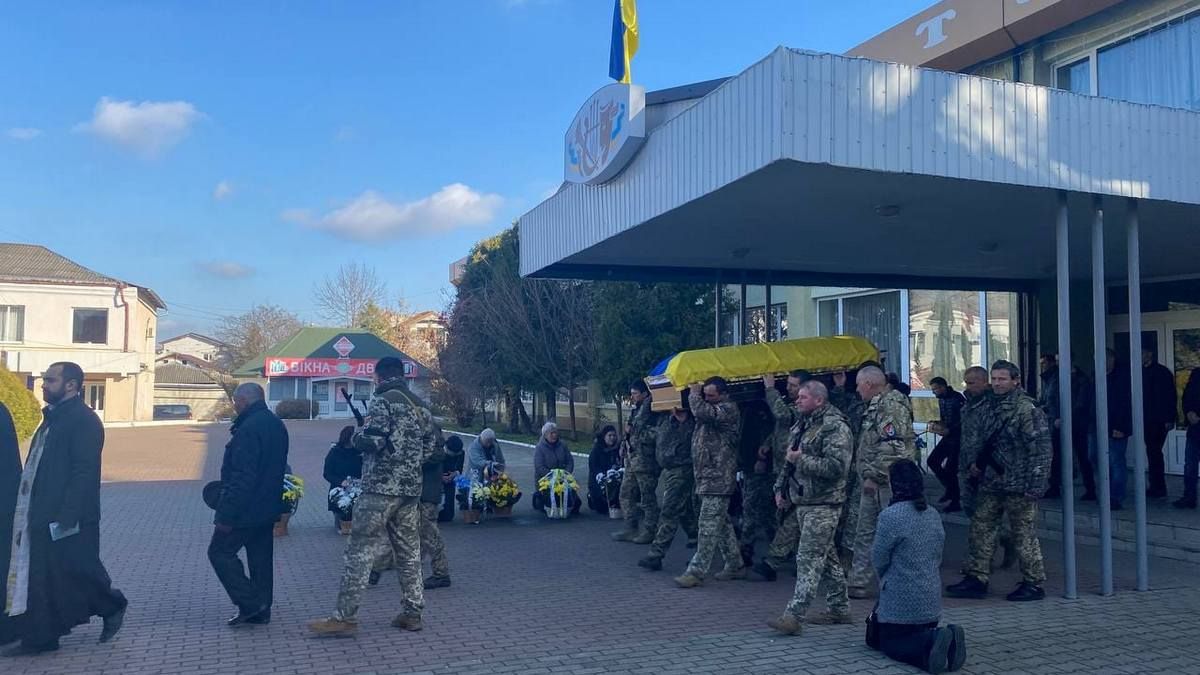 Городенківщина відправила в останню путь загиблого Юрія Перная 2