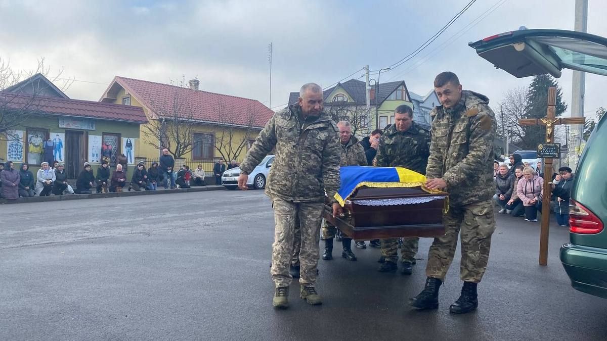 Городенка зустріла загиблого Героя Юрія Перная 1