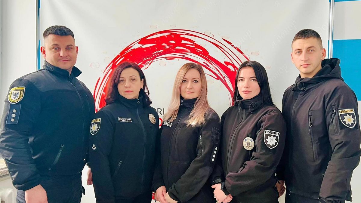 Прикарпатські поліцейські здали кров для поранених воїнів ЗСУ 1