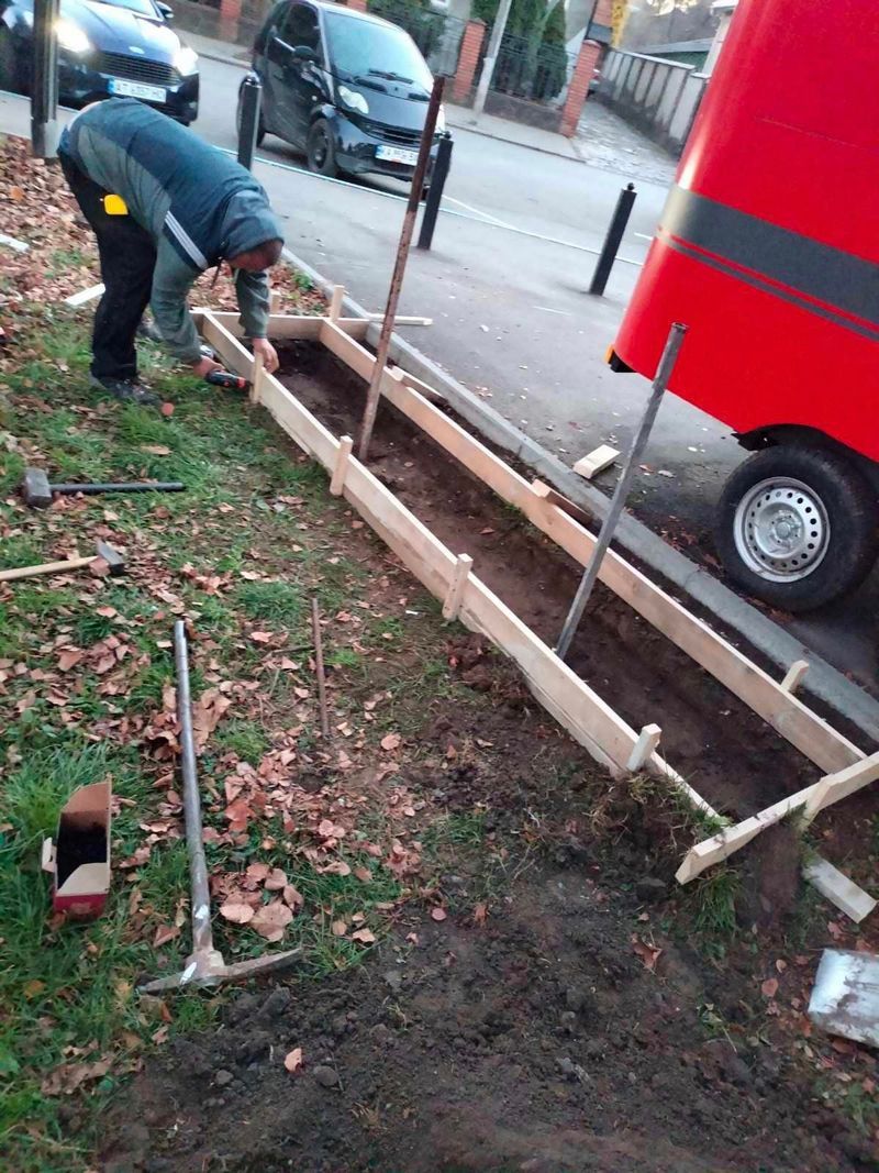 На міському озері імені Руфа встановлюють арт-об'єкт, який по тендеру пройшов як клумба 3