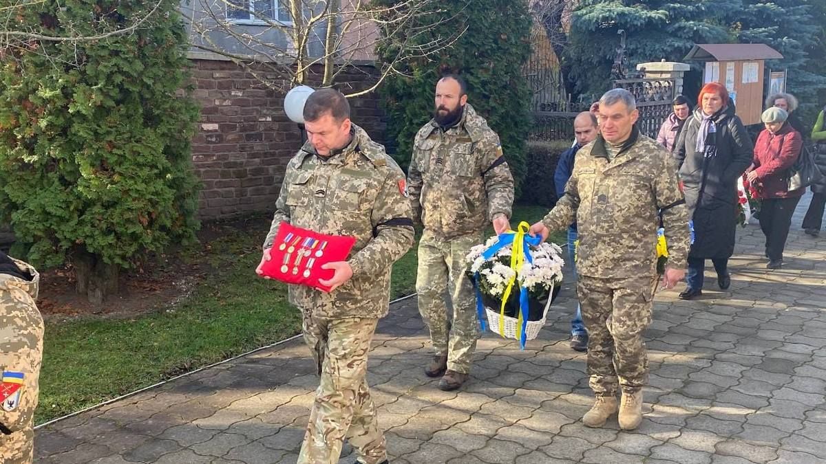 Городенківщина відправила в останню путь загиблого Юрія Перная 3