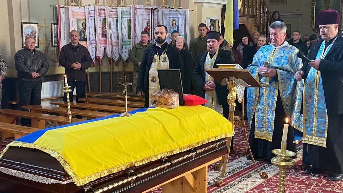 Городенківщина відправила в останню путь загиблого Юрія Перная 5