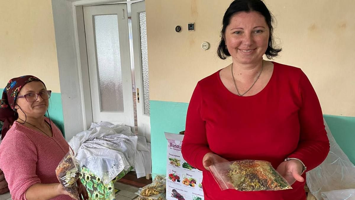 У селі на Городенківщині виготовляють сухі борщі для ЗСУ