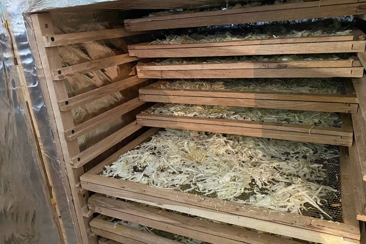 У селі на Городенківщині виготовляють сухі борщі для ЗСУ 2