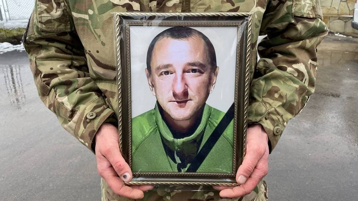 У Городенці зустріли загиблого захисника Романа Артиша 1