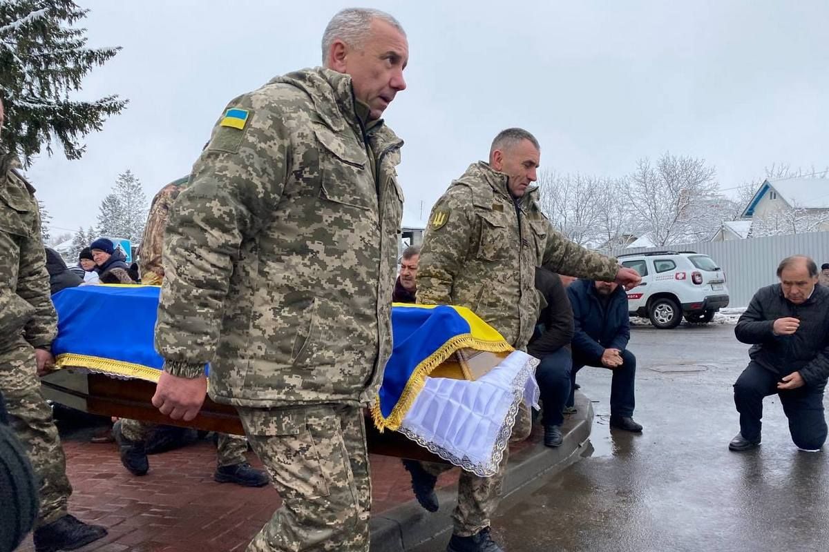 У Городенці зустріли загиблого захисника Романа Артиша 9