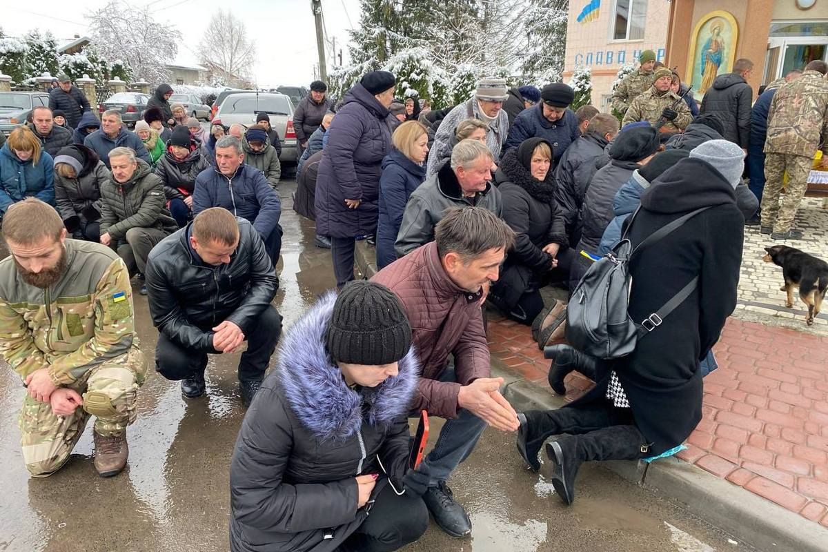 У Городенці зустріли загиблого захисника Романа Артиша 8