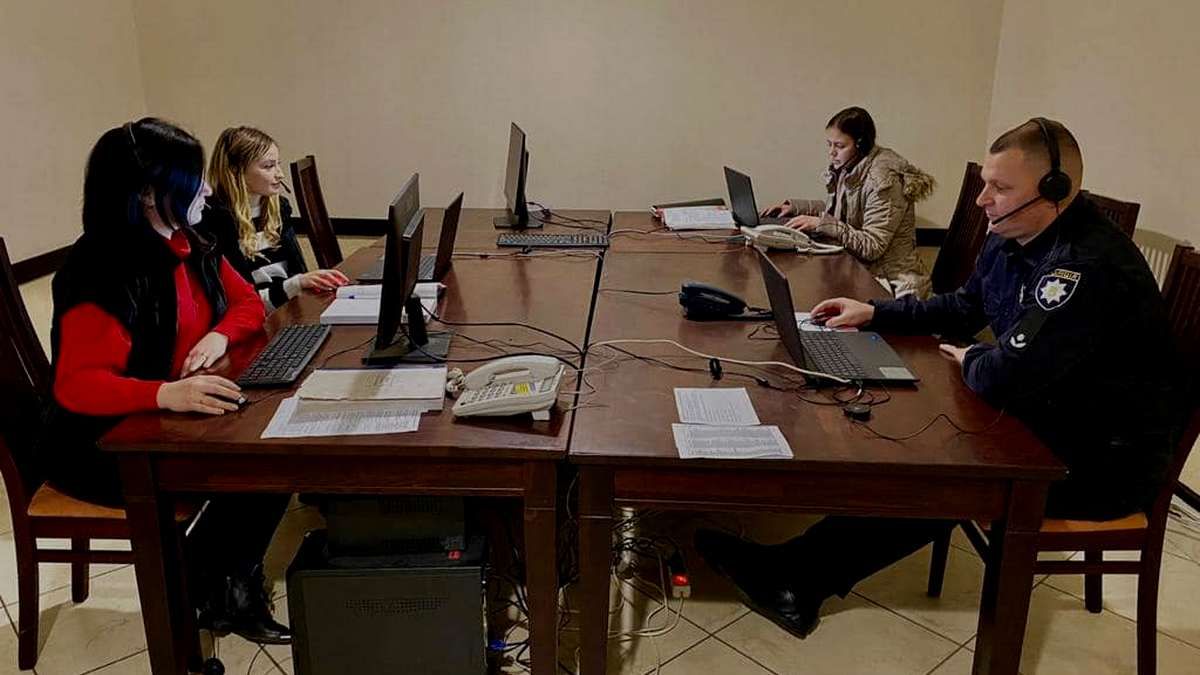 Зігрітись та зарядити ґаджети можна тепер навіть у відділках поліції 3