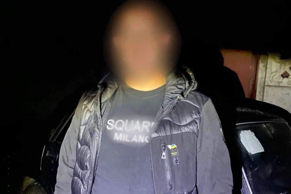 Підозрюваного у різанині в центрі Коломиї затримали правоохоронці: деталі вбивства 2