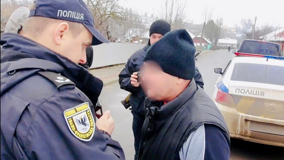 Хотів дати 100 $ хабаря, але може сісти до в'язниці на 4 роки