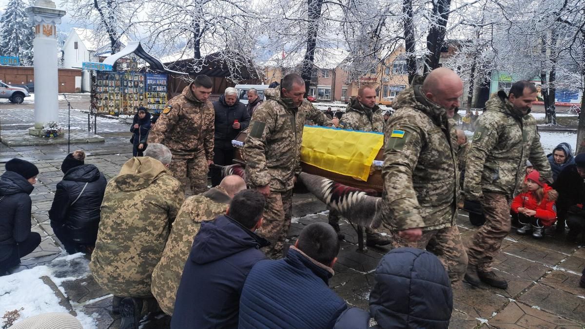 Верховинщина зустріла загиблого Героя Василя Гаврилюка 4