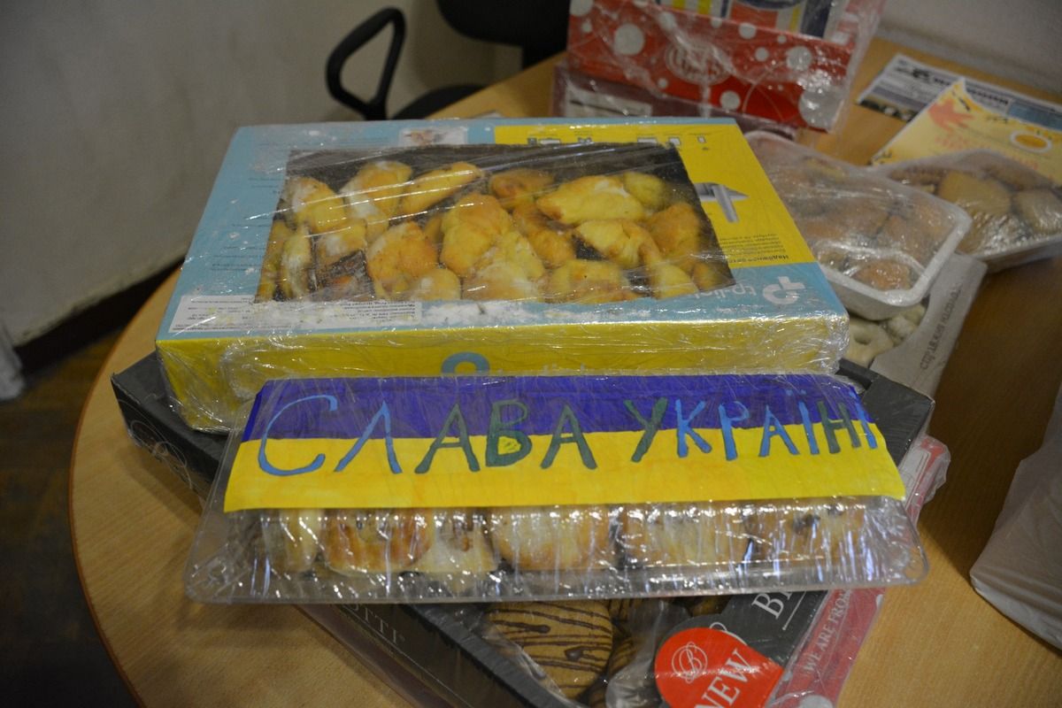 Діти з Надвірнянщини приготували подарунки захисникам 6