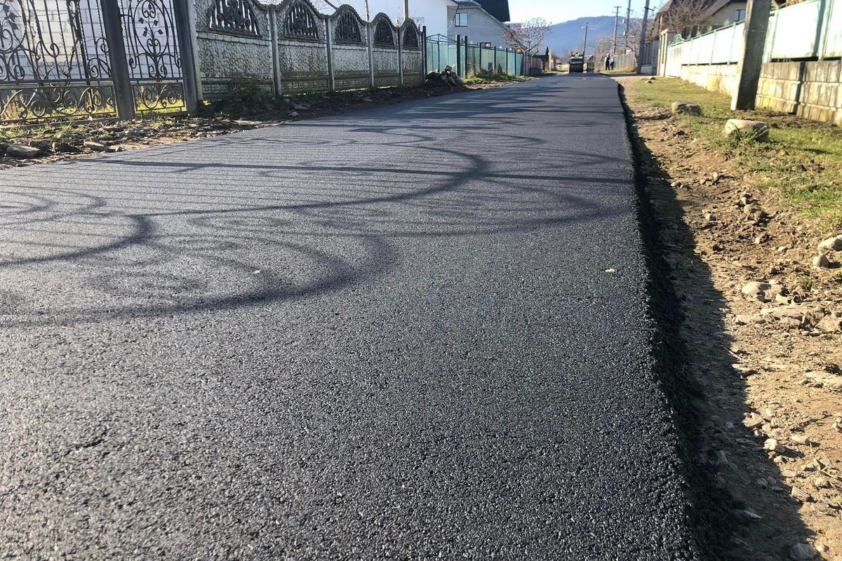 У селі на Делятинщині відремонтували дороги на трьох вулицях 7