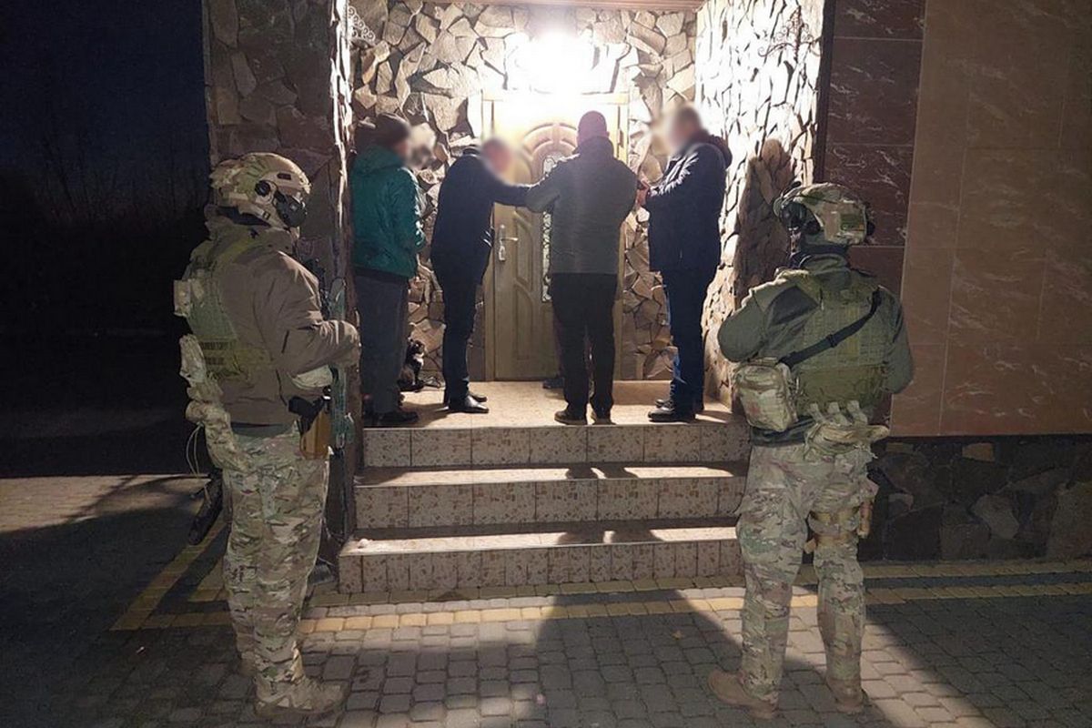 Схема на 5 мільйонів: як угрупування допомагало чоловікам втікати за кордон 1