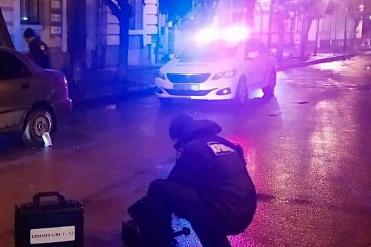 Підозрюваного у різанині в центрі Коломиї затримали правоохоронці: деталі вбивства 1