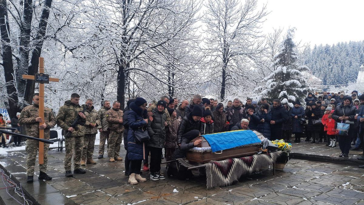 Верховинщина зустріла загиблого Героя Василя Гаврилюка 3