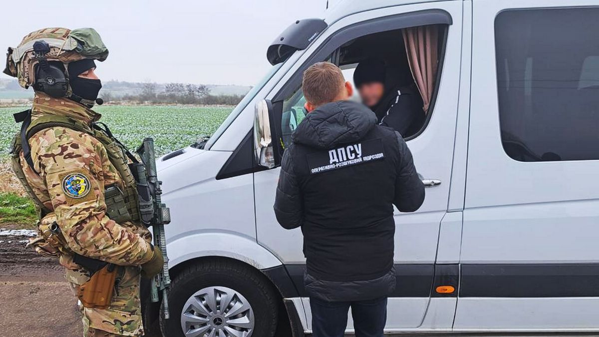 Схема на 5 мільйонів: як угрупування допомагало чоловікам втікати за кордон