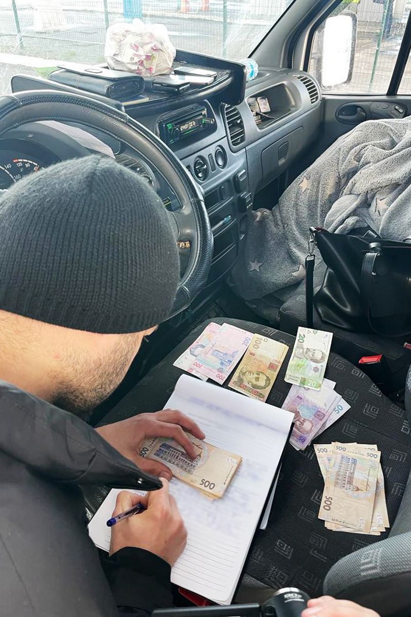 Схема на 5 мільйонів: як угрупування допомагало чоловікам втікати за кордон 6