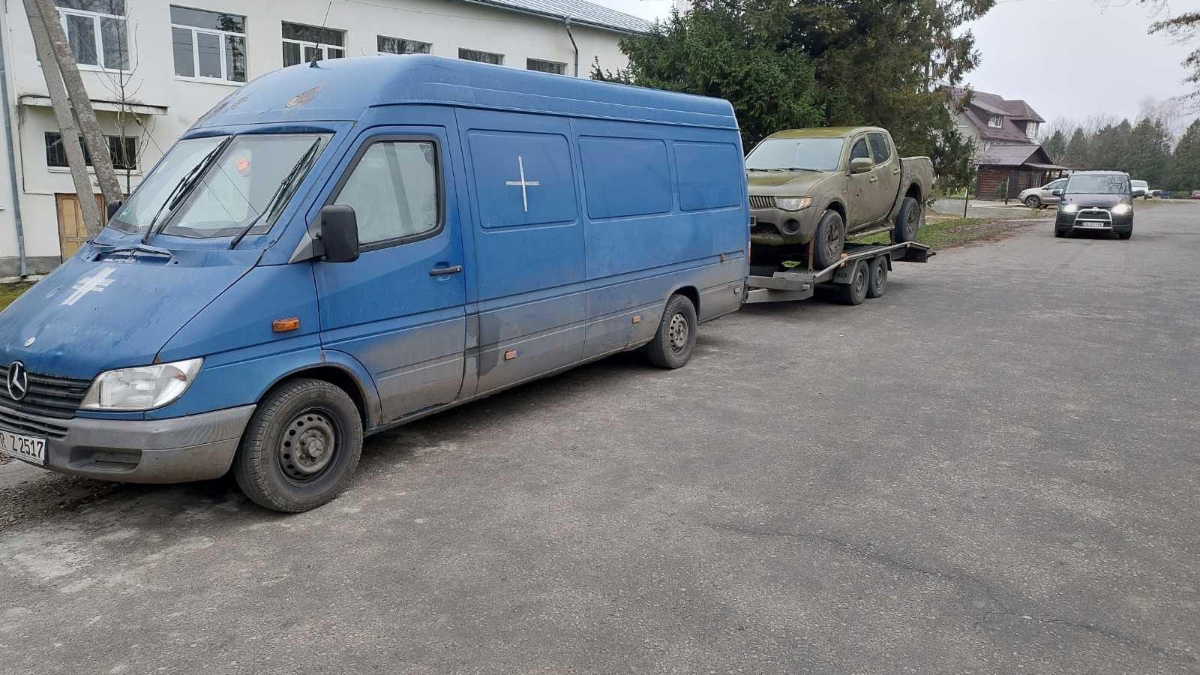 Отинійська громада передала допомогу на фронт 3